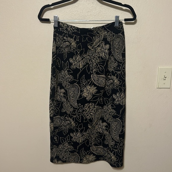 VINTAGE 90’s Wool MaxMara Floral Print Skirt Size 6 - Picture 6 of 7